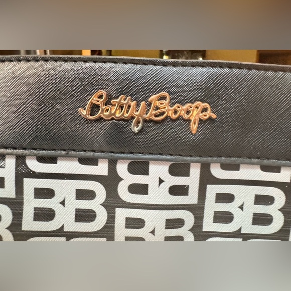 Betty Boop purse with gold hardware and rhinestones. Zipper expansion on bottom - Picture 14 of 15